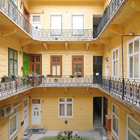 V27 Vadasz Apartment بودابست المظهر الخارجي الصورة